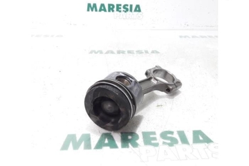 RENAULT Kangoo 2 generation (2007-2021) Pistons Set K9K808,120A13546R,7701478822,120A14373R,7701478823,120A16598R,7701478824,7701475074,7701473154 27775968