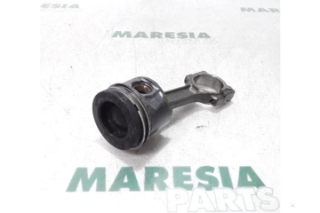 RENAULT Kangoo 2 generation (2007-2021) Pistons Set K9K808,120A13546R,7701478822,120A14373R,7701478823,120A16598R,7701478824,7701475074,7701473154 27776022