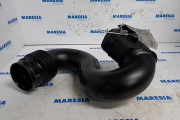 OPEL Vivaro B (2014-2019) Air Intake Tube 165555514R,93451665 27807634