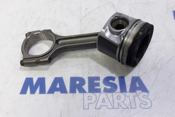 RENAULT Master 3 generation (2010-2023) Virzuļu komplekts 121004942R,120A12695R 30392035