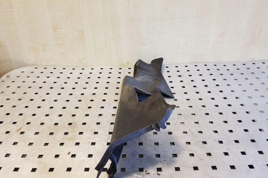 RENAULT Megane 3 generation (2008-2020) Radiator air diverter 214984917R 26146542