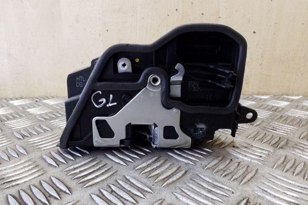BMW X3 F25 (2010-2017) Aizmugurējo kreiso durvju slēdzene 7202147 26210287