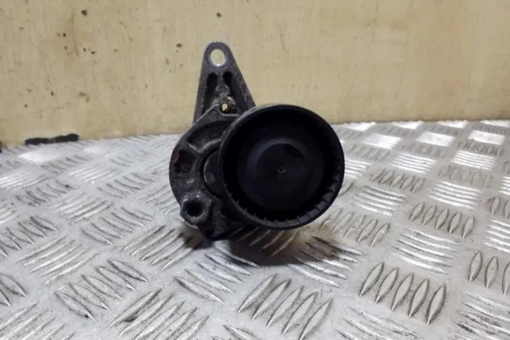NISSAN X-Trail T32 (2013-2022) Belt Tensioner 117505337R 26222880