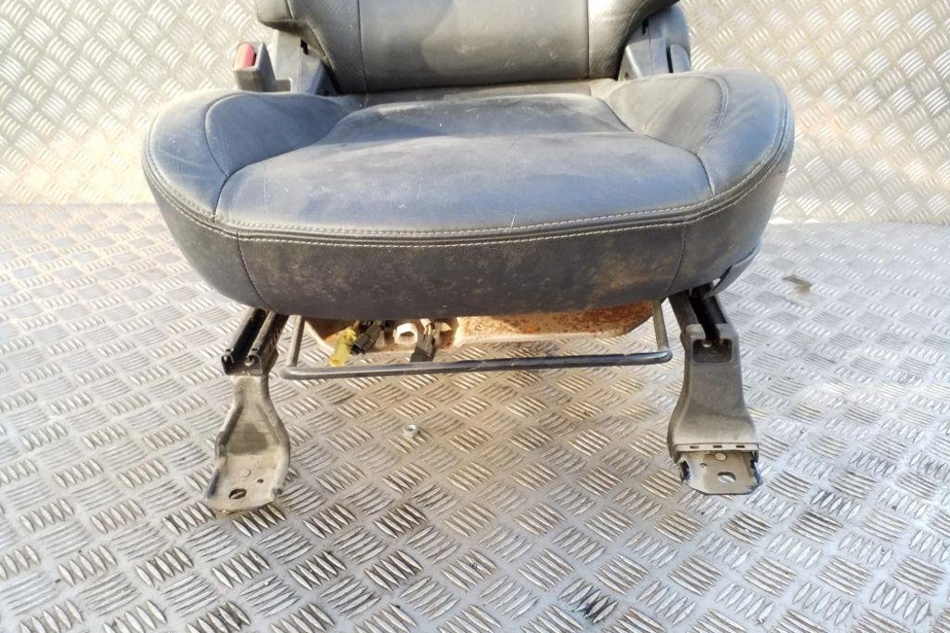 MITSUBISHI ASX 1 generation (2010-2020) Front Left Seat 32160003