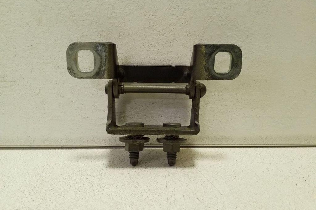 JEEP Cherokee 4 generation (KK) (2007-2013) Kreisās puses bagāžnieka eņģe 14265580AD 32164564