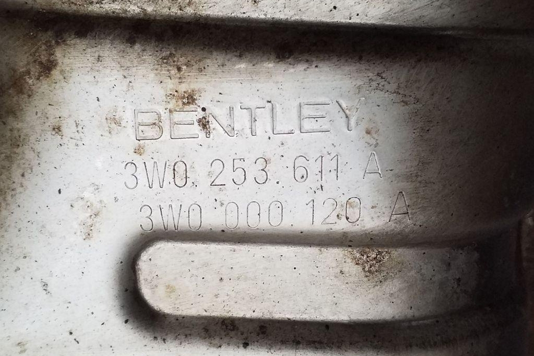 BENTLEY Continental Rear Exhaust Muffler 3W0253611A 32166465