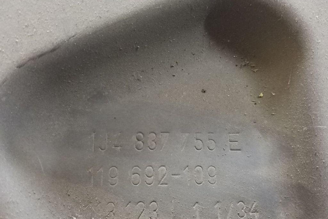 VOLKSWAGEN Bora 1 generation (1998-2005) Aizmugurējo kreiso durvju logu pacēlājs 1J4837755E 32168752