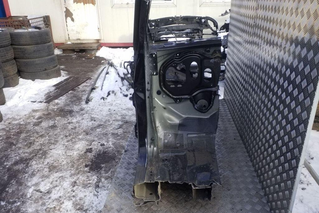 VOLKSWAGEN Touareg 2 generation (2010-2018) Front left quarter 32169766