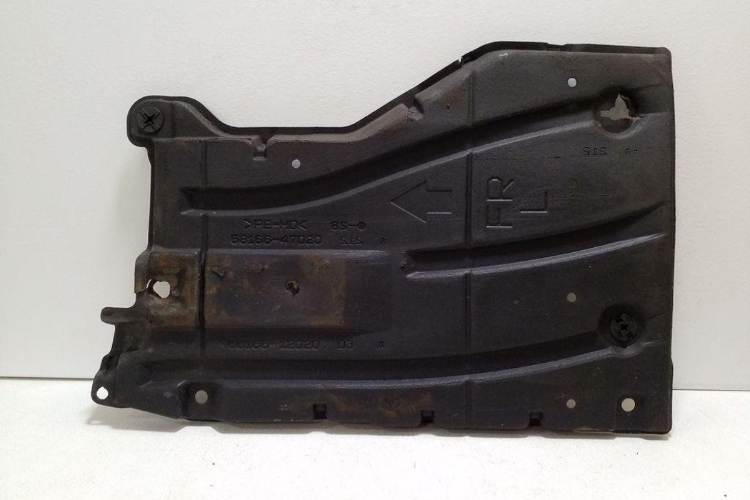 TOYOTA Prius 3 generation (XW30) (2009-2015) Задняя средняя нижняя защита 5816647020,5816612020 32172692