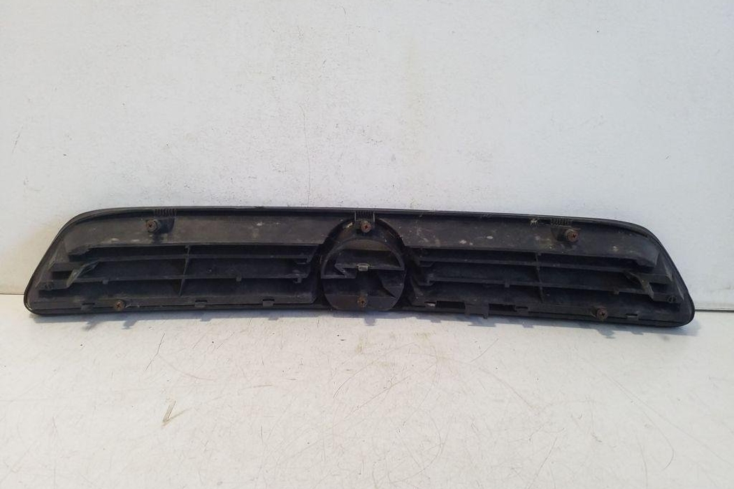 OPEL Astra G (1998-2009) Решетка радиатора переднего бампера 90588120 32172832