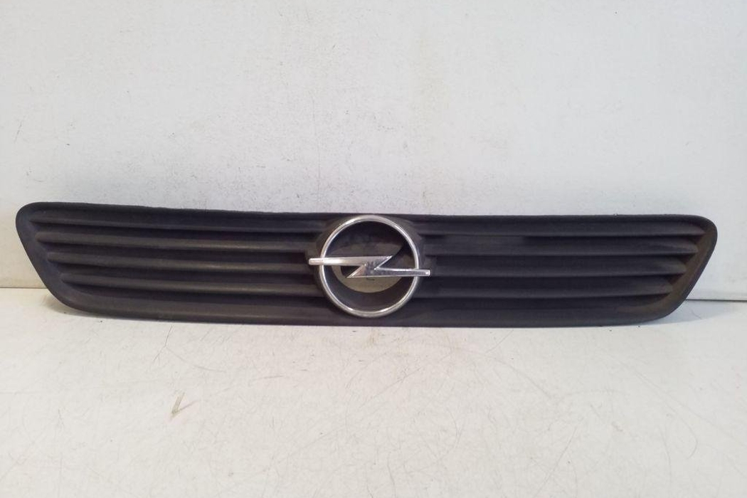 OPEL Astra G (1998-2009) Решетка радиатора переднего бампера 90588120 32172836