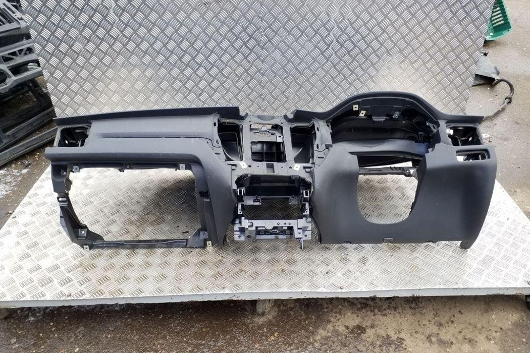 VOLVO XC60 2 generation (2017-2024) Передняя панель салона 3459615,31417723 32173910