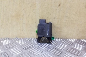 AUDI A4 B6/8E (2000-2005) Клапаны управления внутренним подогревом 8E2820511B,663831BC,0132801308 26091113