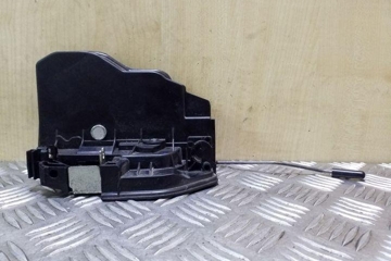 BMW X5 E70 (2006-2013) Aizmugurējo kreiso durvju slēdzene 7202147 26109005