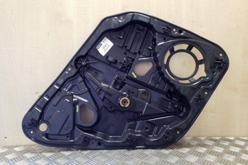 VOLVO V40 Cross Country 1 generation (2012-2020) Aizmugurējo labo durvju logu pacēlājs 31276217,2853339 26143260