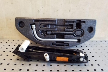 AUDI A8 D2/4D (1994-2002) Andra interiördelar 4H0805615,4H0012110,4H0011031C,8N0012219 32153046