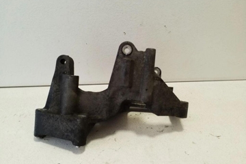 MITSUBISHI Outlander 2 generation (2005-2013) Power steering pump mounting bracket 4450A179 32155035