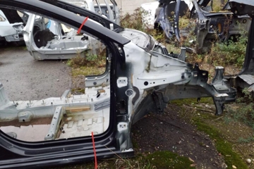 PEUGEOT 208 Peugeot 208 (2012-2015) Priekšēja labā ceturtdaļa 32158315