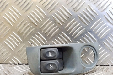 RENAULT Megane 1 generation (1995-2003) Кнопка стеклоподъемника передней правой двери R207730D 32160633