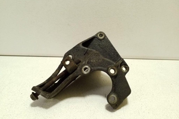 SUBARU Legacy 3 generation (1998-2003) Power steering pump mounting bracket 32163720