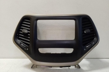JEEP Cherokee 3 generation (KJ)  (2005-2007) Отделка музыкального плеера P68164099AB 32164382