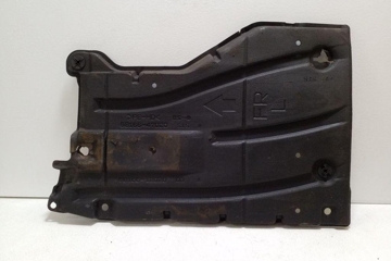 TOYOTA Prius 3 generation (XW30) (2009-2015) Задняя средняя нижняя защита 5816647020,5816612020 32172692