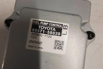 LEXUS RX 4 generation (2015-2024) Contrôle de la pompe à carburant 8957158020 30578873