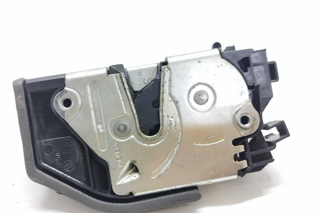BMW 5 Series E60/E61 (2003-2010) Aizmugurējo kreiso durvju slēdzene 7036171 27811136