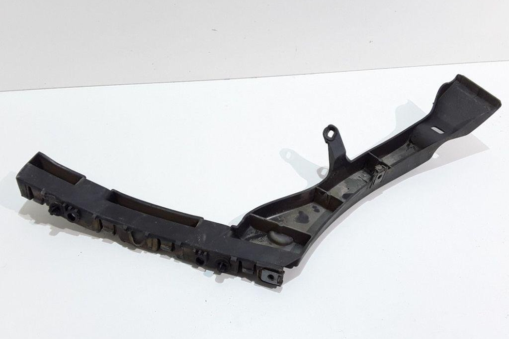 PEUGEOT 3008 Aizmugurējā labā bampera stiprinājums 9683047280 32389505
