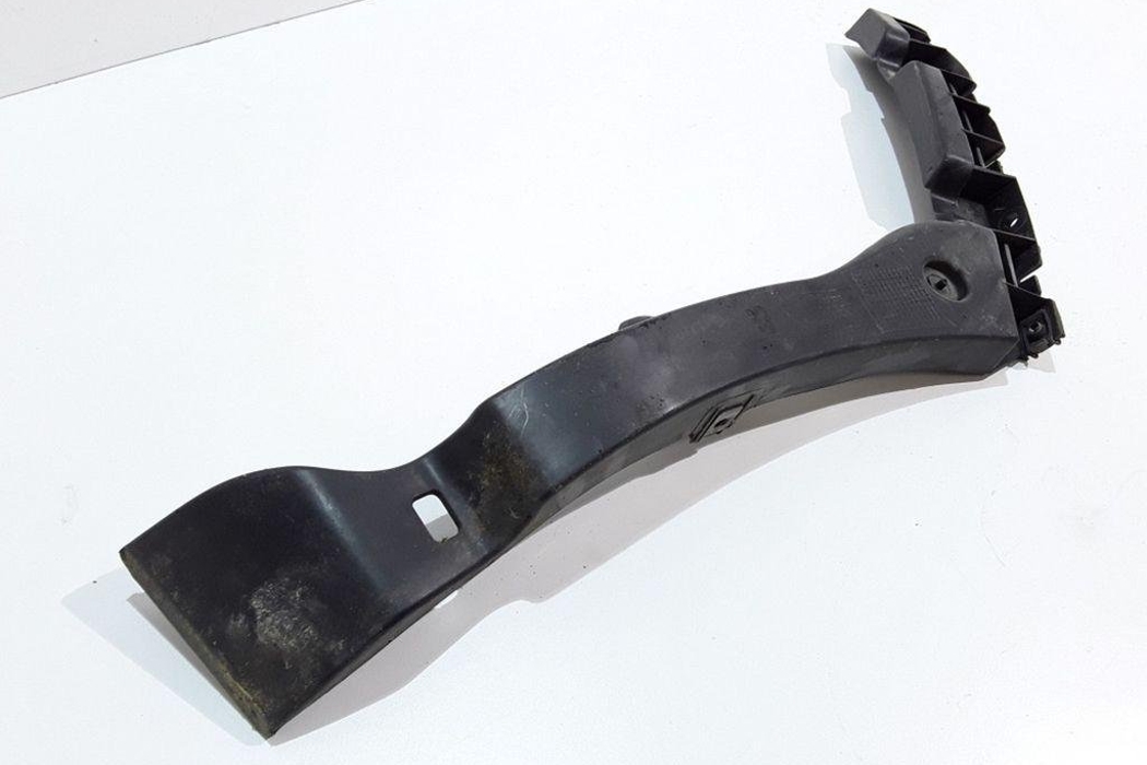 PEUGEOT 3008 Aizmugurējā labā bampera stiprinājums 9683047280 32389505