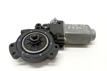 HYUNDAI Santa Fe SM (2000-2013) Aizmugurējo kreiso durvju loga pacēlāja motorīts 400909 31564099