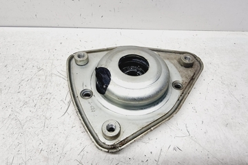 PEUGEOT 2008 2 generation (2019-2023) Front Right Shock Absorber Bracket 9800479780 30219588