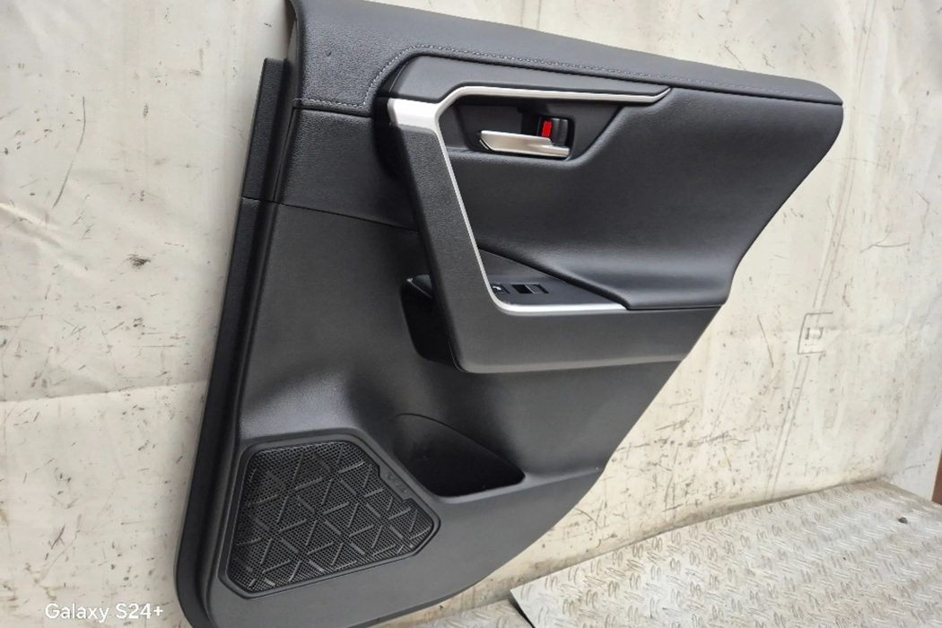 TOYOTA RAV4 5 generation (XA50) (2018-2024) Rear Right Door Panel 67613X1B18,69287X1B00,67787X1B14 27280671
