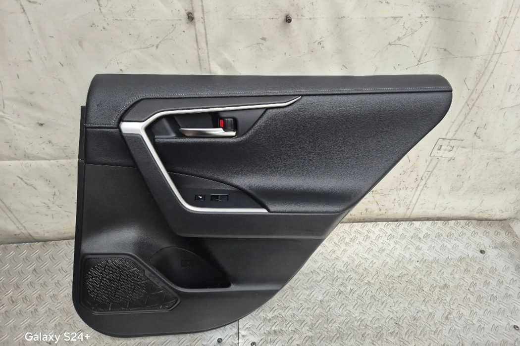 TOYOTA RAV4 5 generation (XA50) (2018-2024) Rear Right Door Panel 67613X1B18,69287X1B00,67787X1B14 27280671