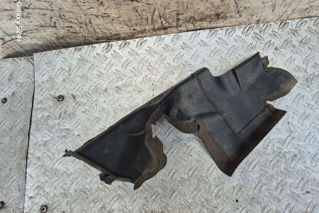 RENAULT Megane 3 generation (2008-2020) Radiator air diverter 30749692