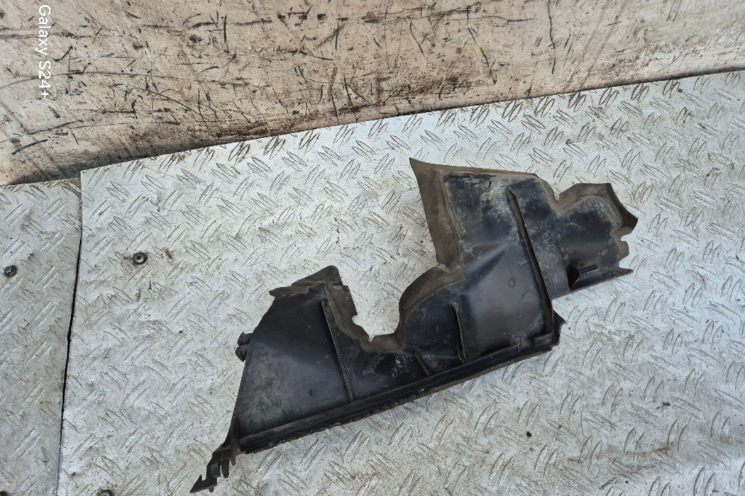 RENAULT Megane 3 generation (2008-2020) Radiator air diverter 30749692