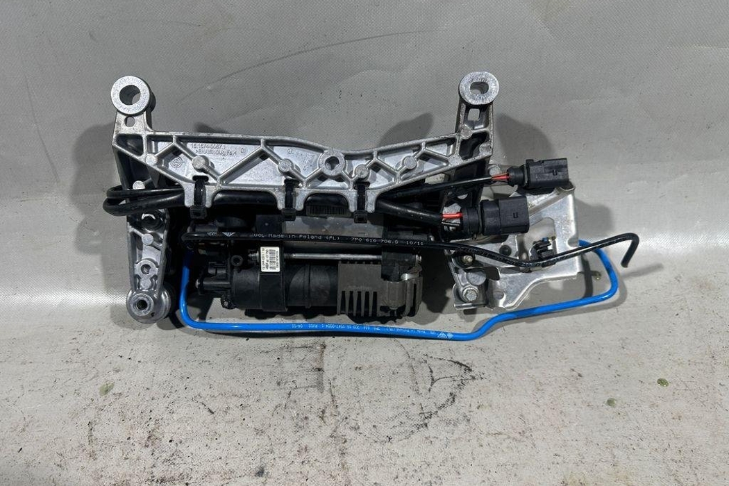 PORSCHE Cayenne 958 (2010-2018) Suspension Compressor 95835890100,7P0616006E 31415102