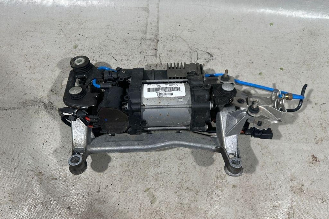 PORSCHE Cayenne 958 (2010-2018) Suspension Compressor 95835890100,7P0616006E 31415102