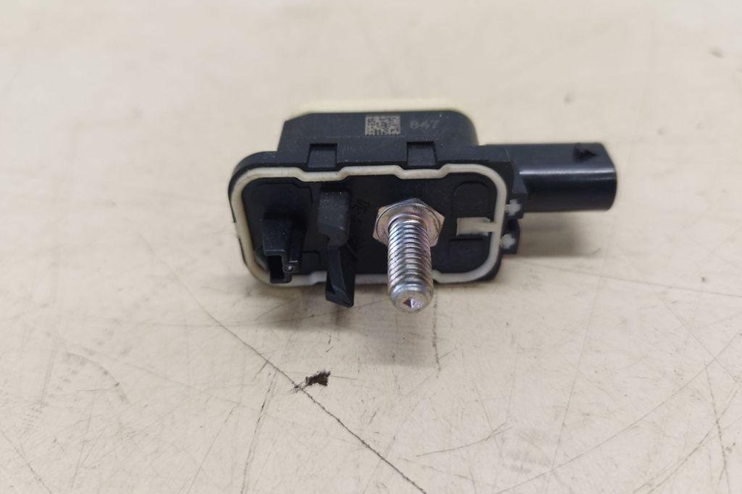 VOLKSWAGEN Touareg 2 generation (2010-2018) Rear Left Crash  Sensor 7P0959354 31420988