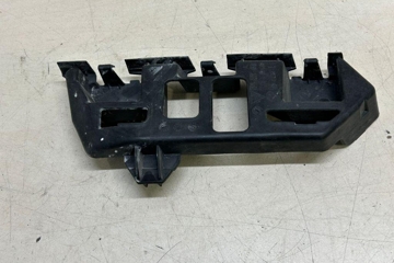 PORSCHE Cayenne 958 (2010-2018) Aizmugurējā labā bampera stiprinājums 7P5807483 31423389