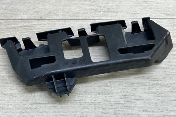 PORSCHE Cayenne 958 (2010-2018) Aizmugurējā kreisā bampera stiprinājums 7P5807483,95850548301 31424121
