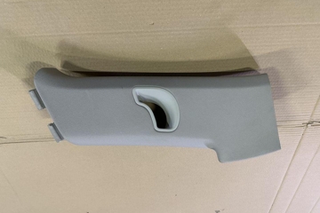 VOLKSWAGEN Touareg 2 generation (2010-2018) Aizmugurējā kreisā statnes apdare 7P6867241G,7P0867823 31425363