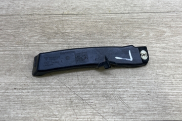 PORSCHE Cayenne 958 (2010-2018) Aizmugurējā kreisā bampera stiprinājums 95850504500,7P5807045 31847345