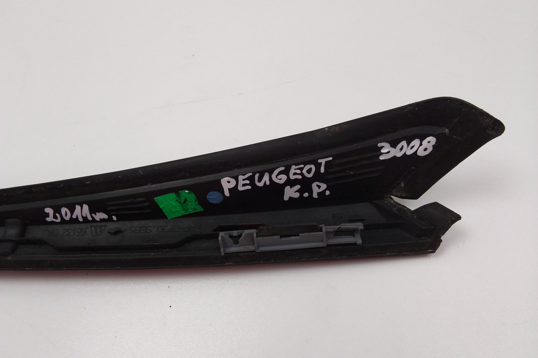 PEUGEOT 3008 1 generation (2010-2016) Windshield Left Vertical Trim 9682757980 13801697