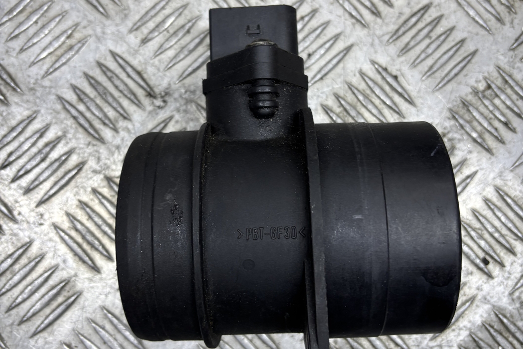 AUDI A4 B5/8D (1994-2001) Mass Air Flow Sensor MAF 0281002461 27574795