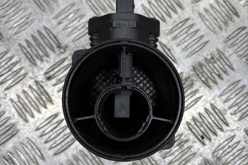 AUDI A4 B5/8D (1994-2001) Mass Air Flow Sensor MAF 0281002461 27574795