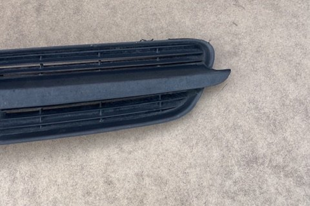 OPEL Signum C (2003-2008) Priekšējā bampera augšējā reste 464192822 30447331