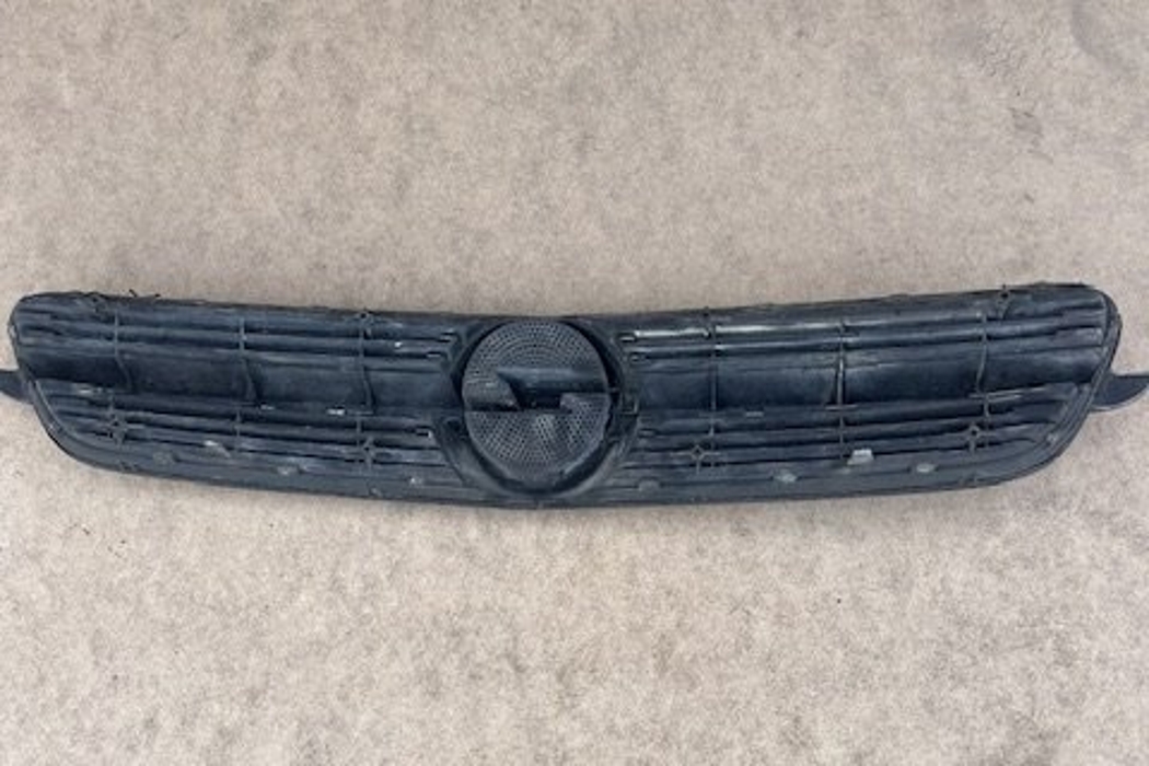 OPEL Signum C (2003-2008) Priekšējā bampera augšējā reste 464192822 30447331