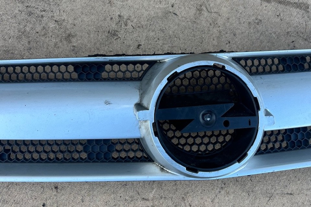 OPEL Vectra C (2002-2005) Priekšējā bampera augšējā reste 464192822 32194713