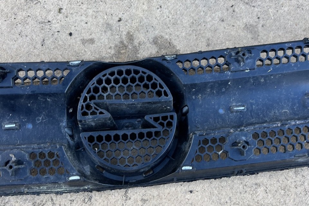 OPEL Vectra C (2002-2005) Priekšējā bampera augšējā reste 464192822 32194713